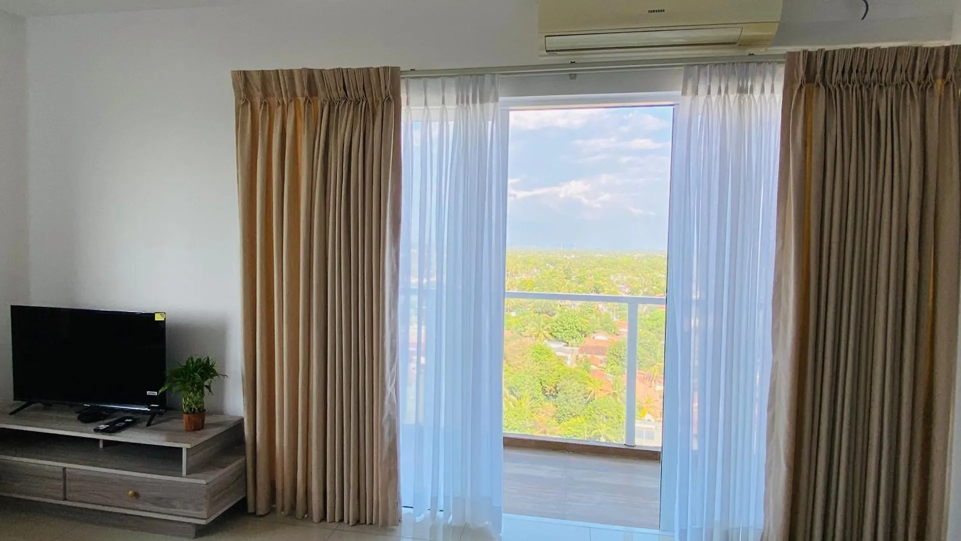 Eco Breeze Negombo Appartement